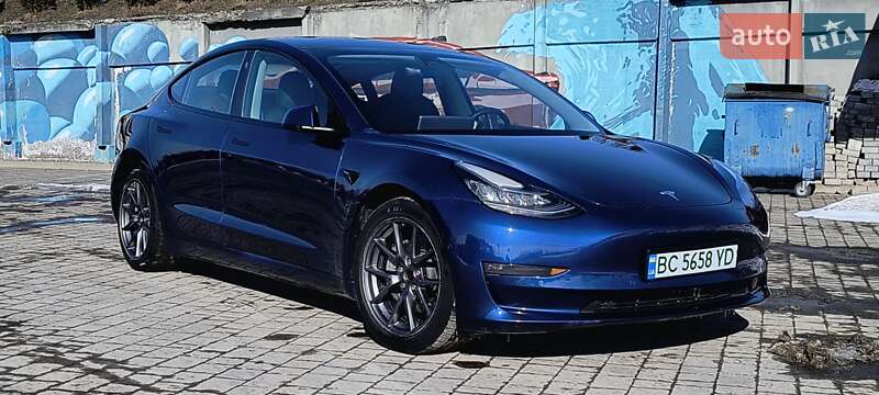Tesla Model 3 2022