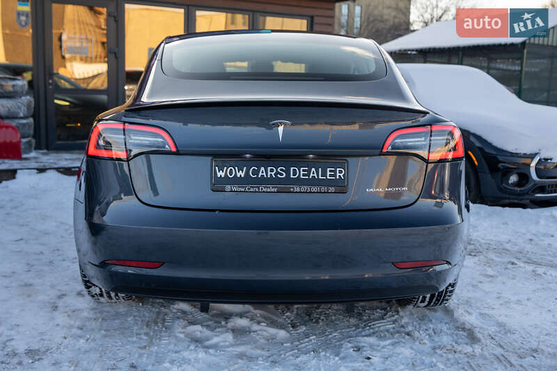 Седан Tesla Model 3 2022 в Києві