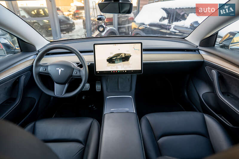 Седан Tesla Model 3 2022 в Києві