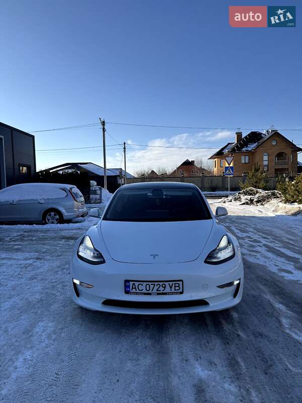 Седан Tesla Model 3 2019 в Луцке
