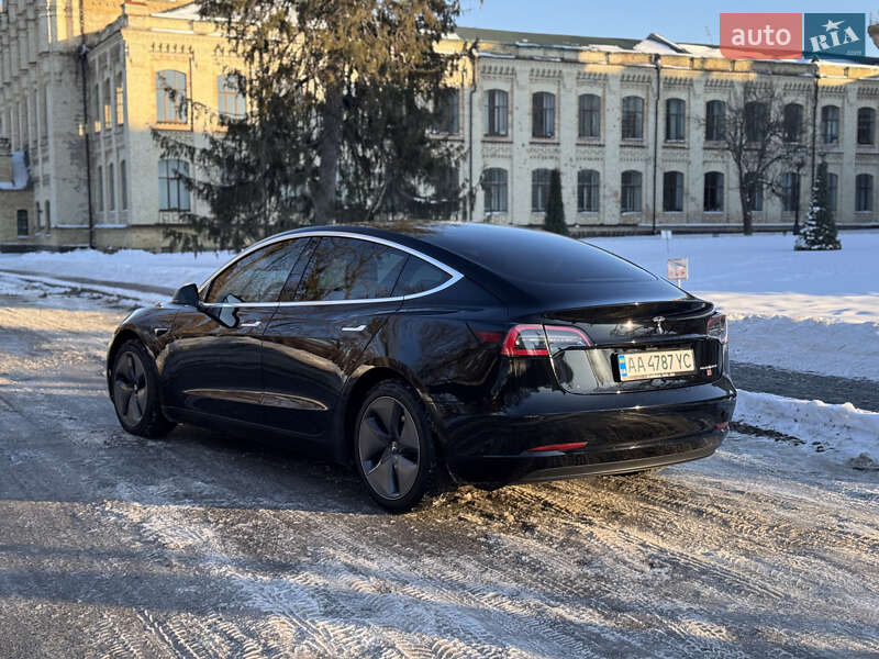 Седан Tesla Model 3 2019 в Киеве