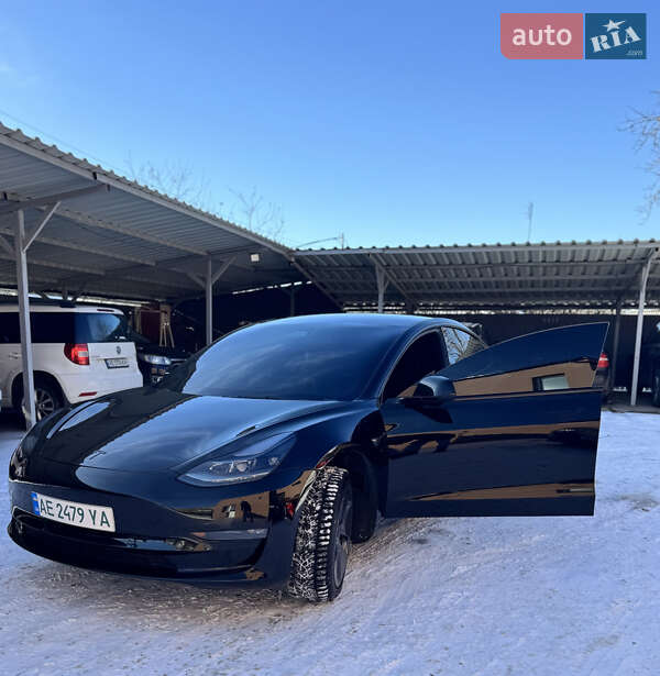 Седан Tesla Model 3 2021 в Днепре