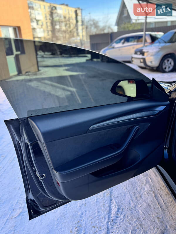 Седан Tesla Model 3 2021 в Днепре