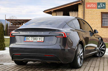 Седан Tesla Model 3 2024 в Стрые