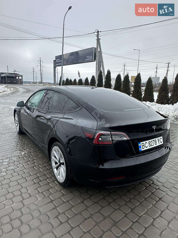 Седан Tesla Model 3 2022 в Львові