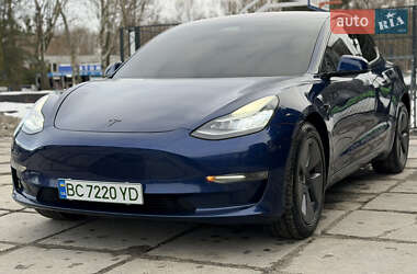 Седан Tesla Model 3 2018 в Львове