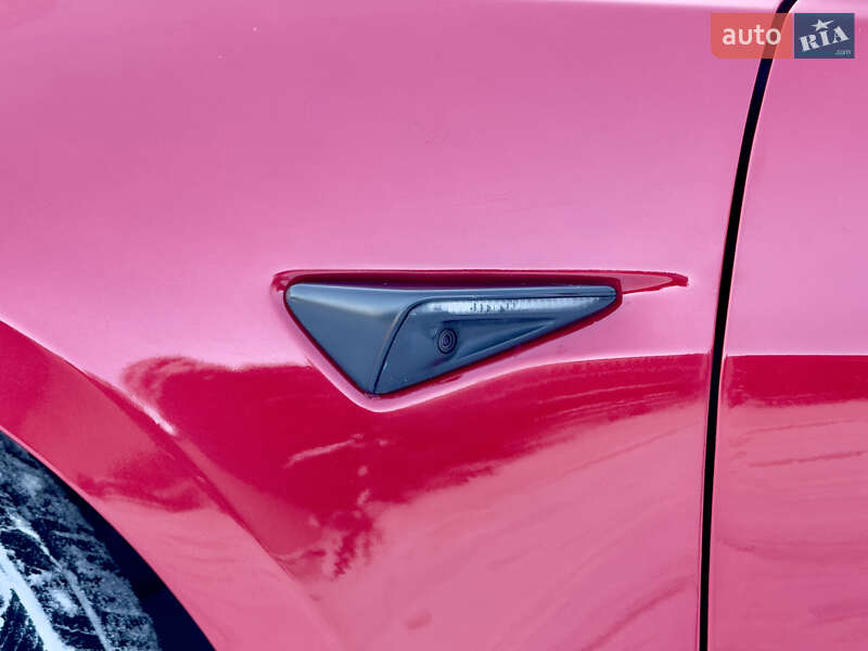 Седан Tesla Model 3 2023 в Стрию