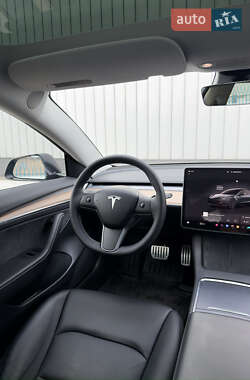 Седан Tesla Model 3 2023 в Черновцах фото 7 Седан Tesla Model 3 2023 в Черновцах