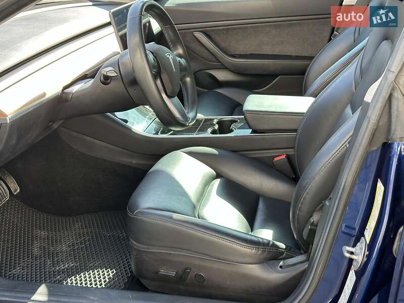 Седан Tesla Model 3 2018 в Одессе