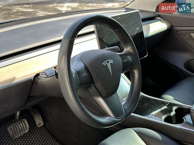 Седан Tesla Model 3 2018 в Одессе