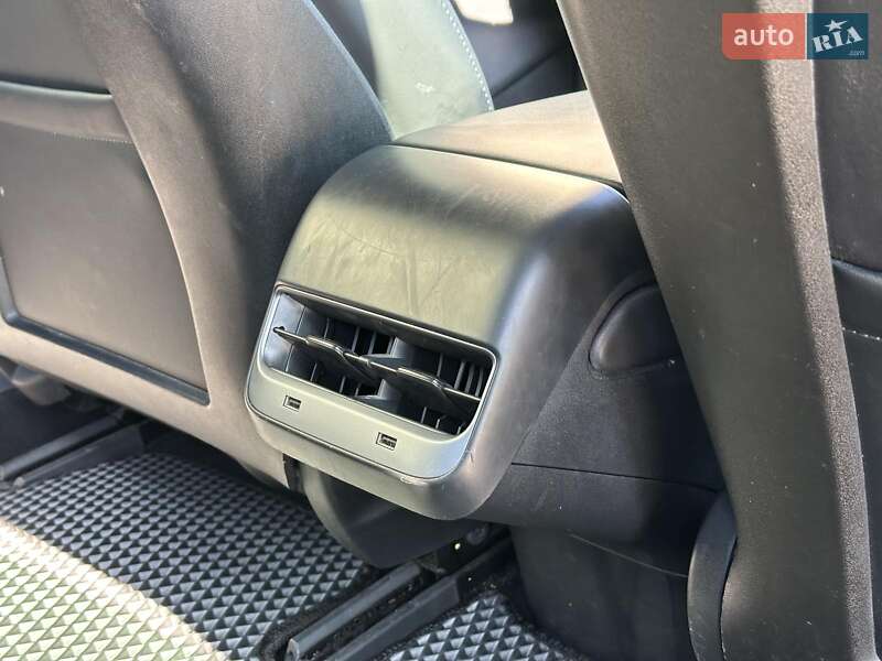 Седан Tesla Model 3 2018 в Одессе