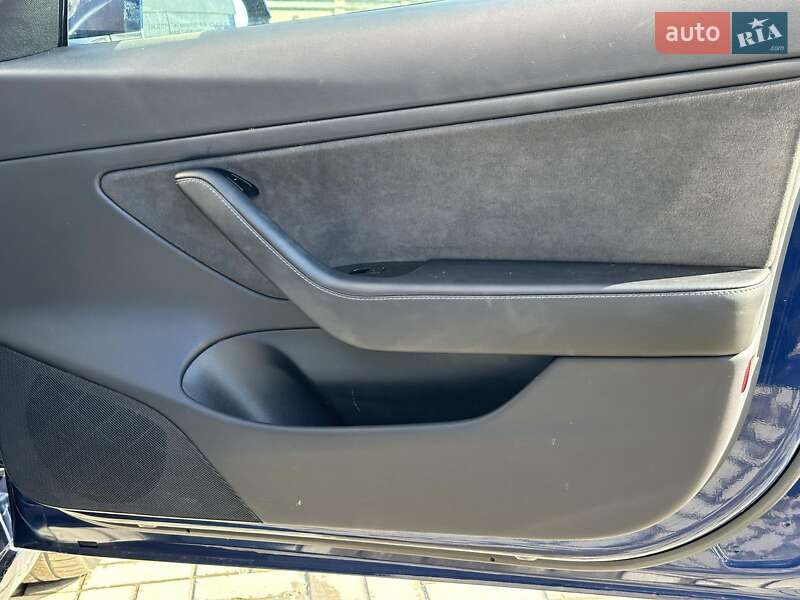 Седан Tesla Model 3 2018 в Одессе