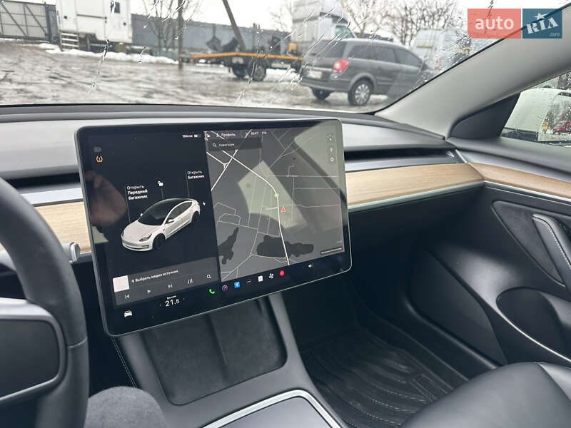 Седан Tesla Model 3 2021 в Луцке