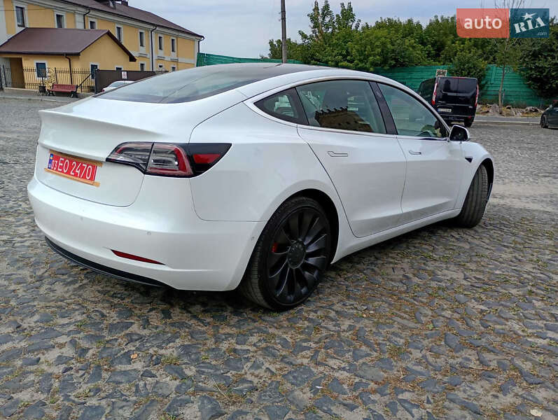 Седан Tesla Model 3 2020 в Вінниці