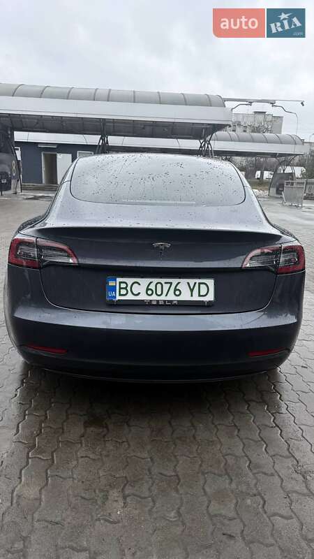 Седан Tesla Model 3 2023 в Львові