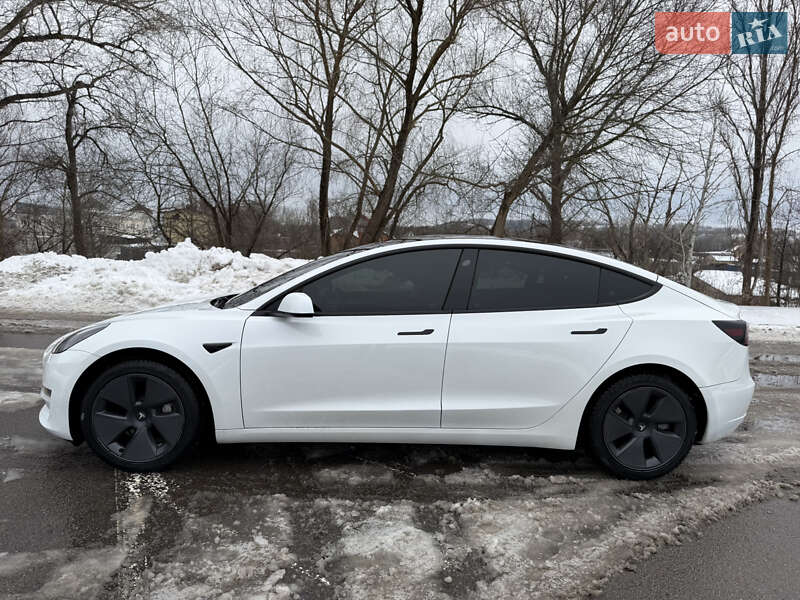 Седан Tesla Model 3 2023 в Києві