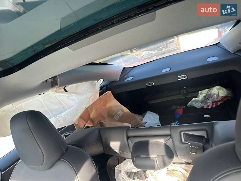 Седан Tesla Model 3 2025 в Києві