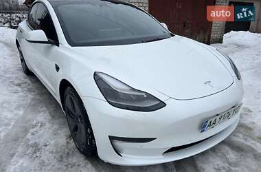 Седан Tesla Model 3 2022 в Киеве