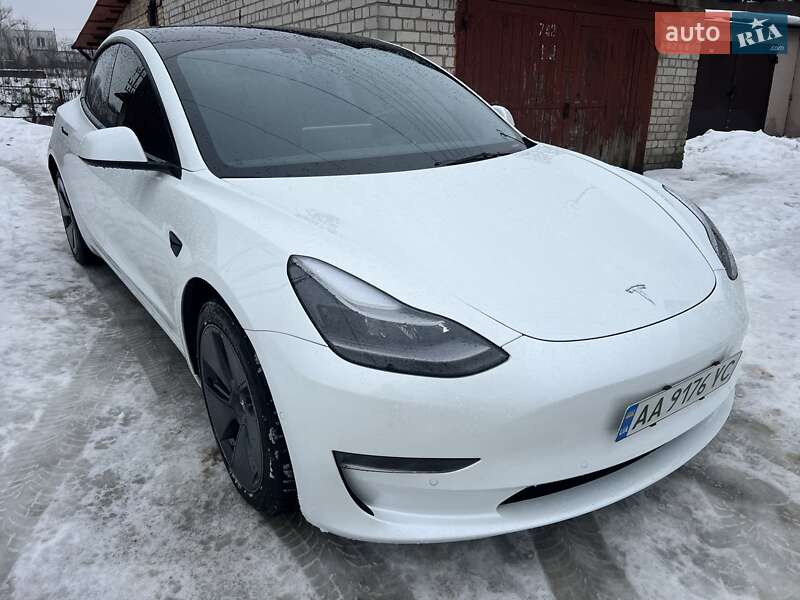 Tesla Model 3 2022