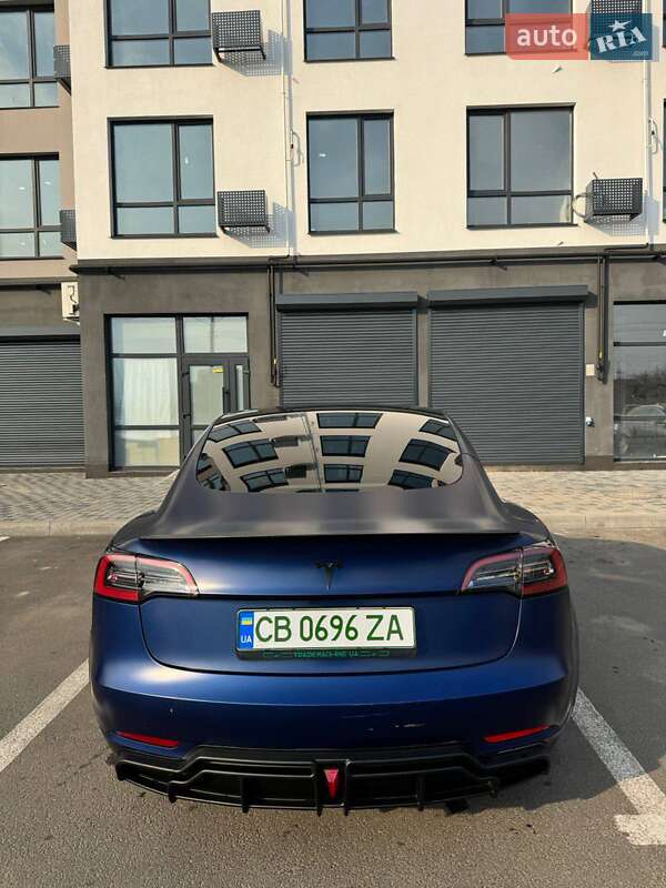 Седан Tesla Model 3 2022 в Чернігові