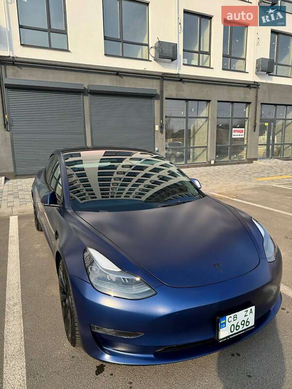 Седан Tesla Model 3 2022 в Чернігові