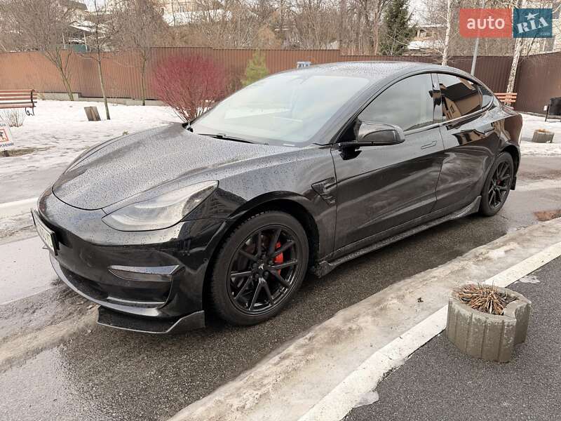 Седан Tesla Model 3 2019 в Киеве