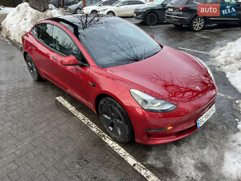 Седан Tesla Model 3 2021 в Львові