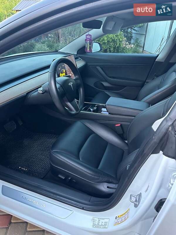 Седан Tesla Model 3 2018 в Одессе