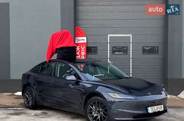 Седан Tesla Model 3 2025 в Киеве