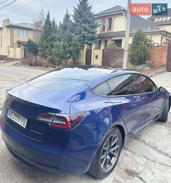 Седан Tesla Model 3 2022 в Днепре