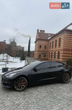 Седан Tesla Model 3 2018 в Львове