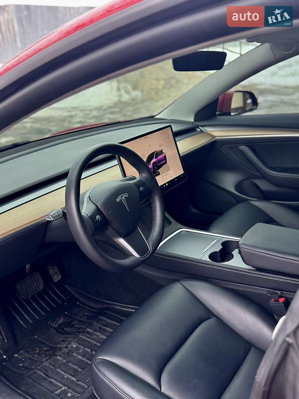 Седан Tesla Model 3 2022 в Кременчуге