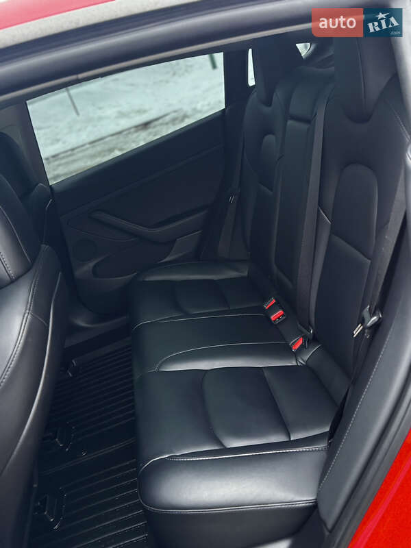 Седан Tesla Model 3 2022 в Кременчуге