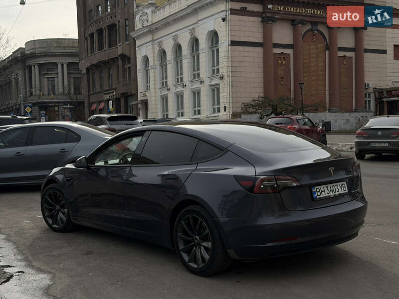 Седан Tesla Model 3 2023 в Одессе