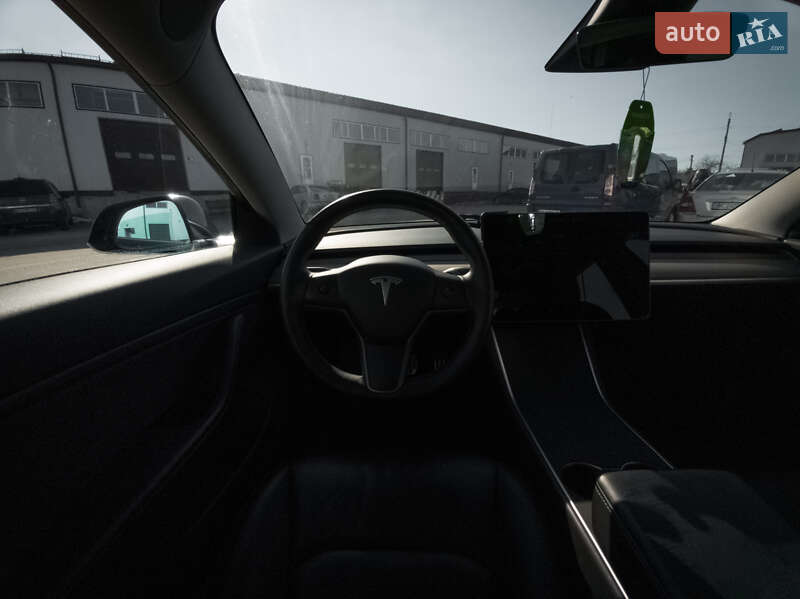 Седан Tesla Model 3 2019 в Львові фото 13 Седан Tesla Model 3 2019 в Львові