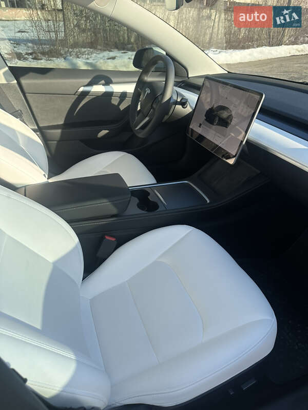 Седан Tesla Model 3 2022 в Ивано-Франковске