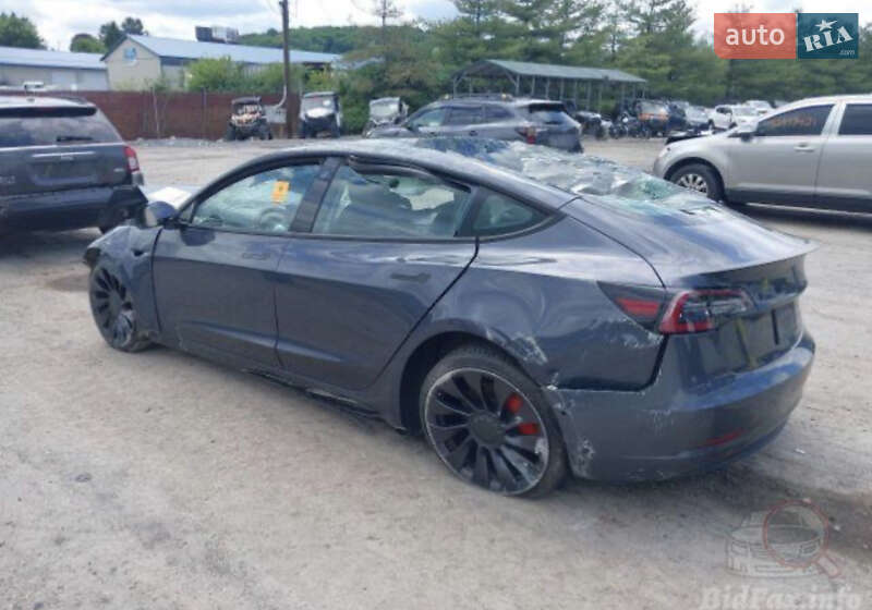 Tesla Model 3 2022
