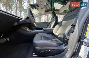 Седан Tesla Model 3 2024 в Львове