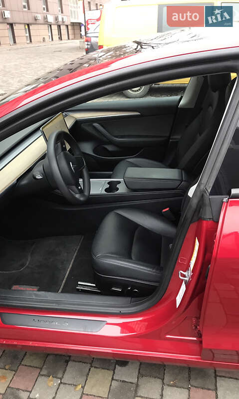Седан Tesla Model 3 2022 в Запорожье