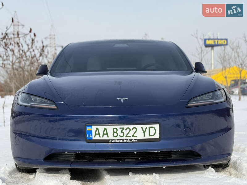 Седан Tesla Model 3 2023 в Киеве