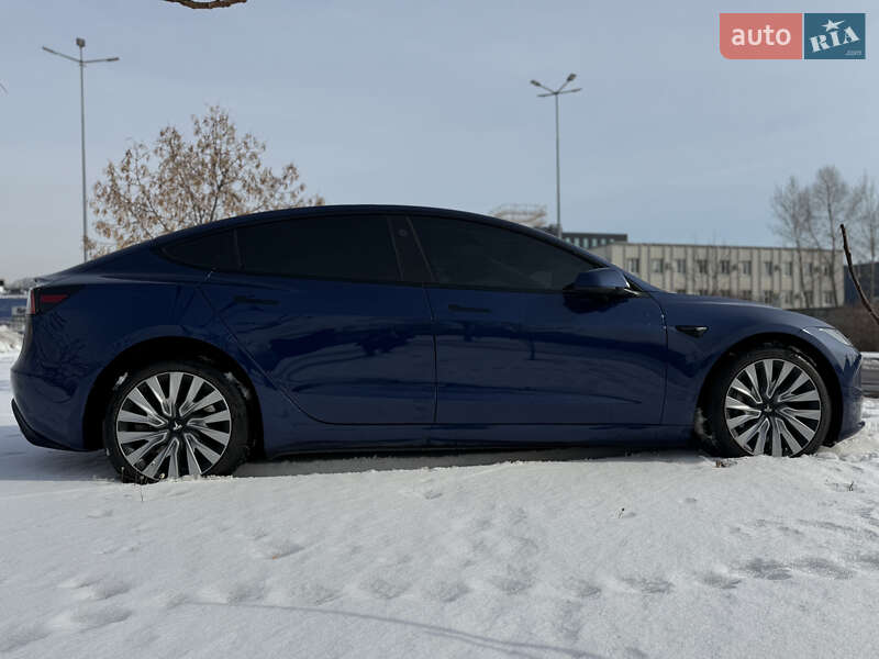 Седан Tesla Model 3 2023 в Киеве