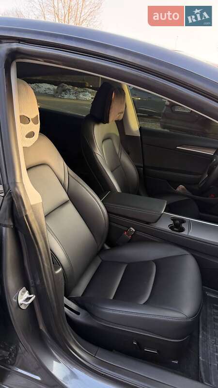 Седан Tesla Model 3 2023 в Львові
