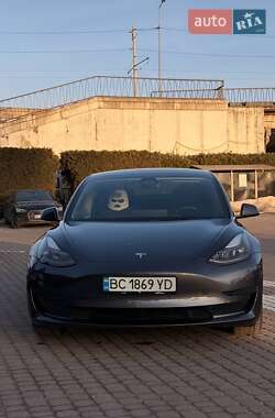 Седан Tesla Model 3 2023 в Львове
