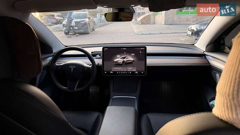 Седан Tesla Model 3 2023 в Львові