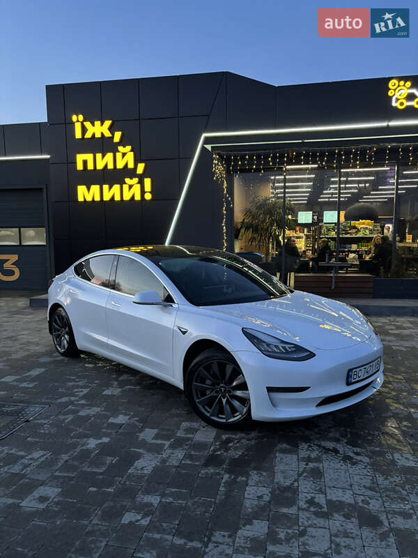Седан Tesla Model 3 2019 в Каменке-Бугской
