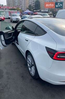 Седан Tesla Model 3 2021 в Киеве