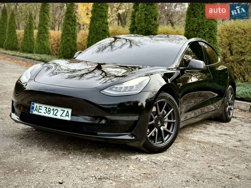 Tesla Model 3 2020