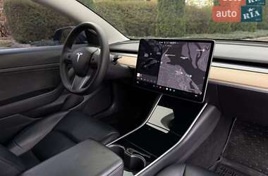 Седан Tesla Model 3 2020 в Киеве