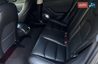 Седан Tesla Model 3 2019 в Івано-Франківську
