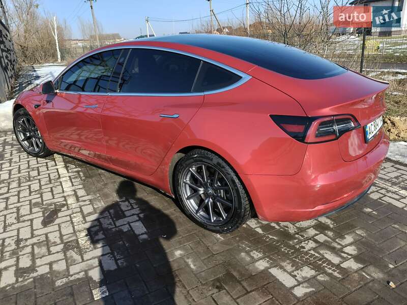 Седан Tesla Model 3 2018 в Луцьку